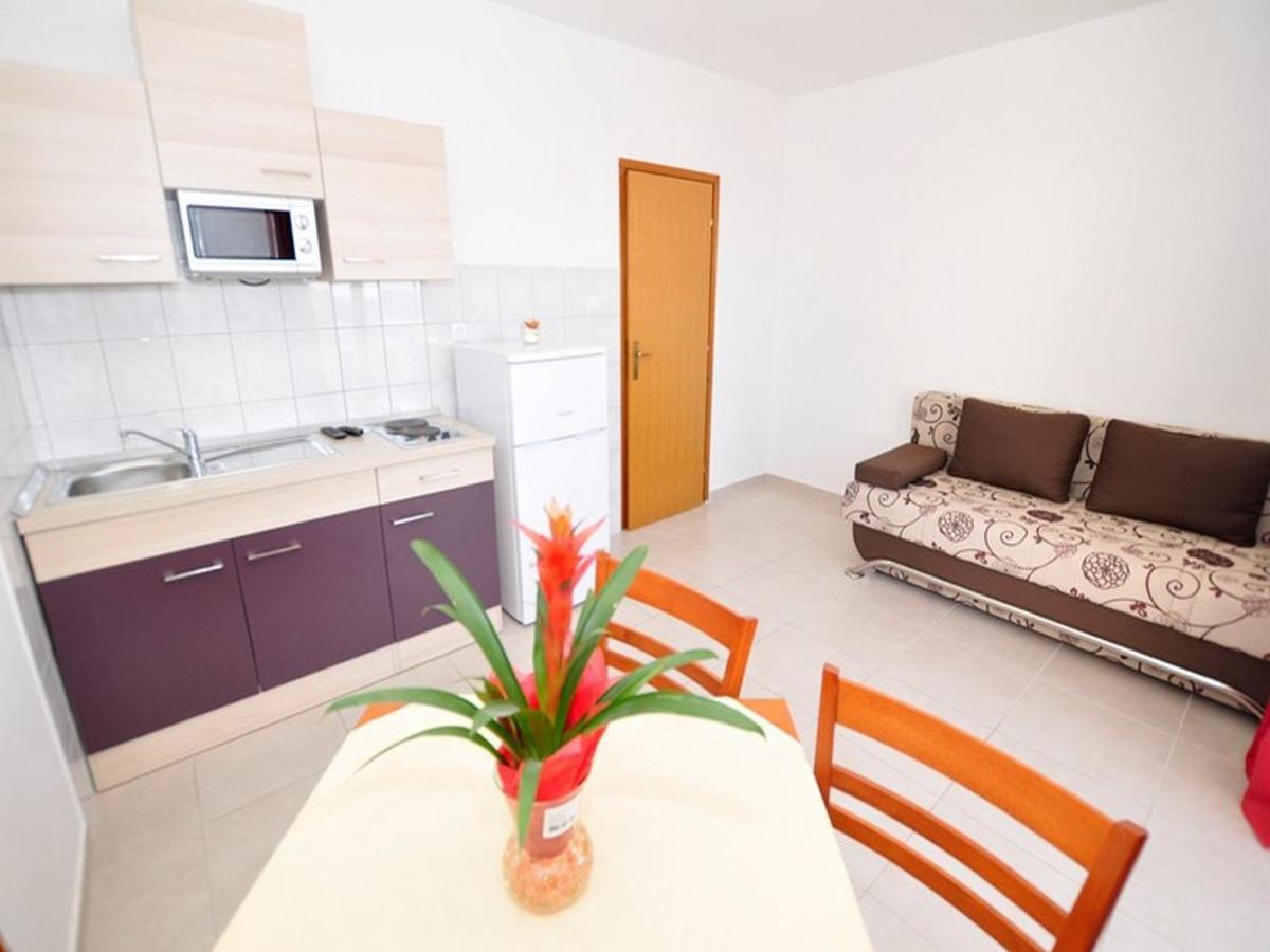 Apartments Zora Tucepi Luaran gambar