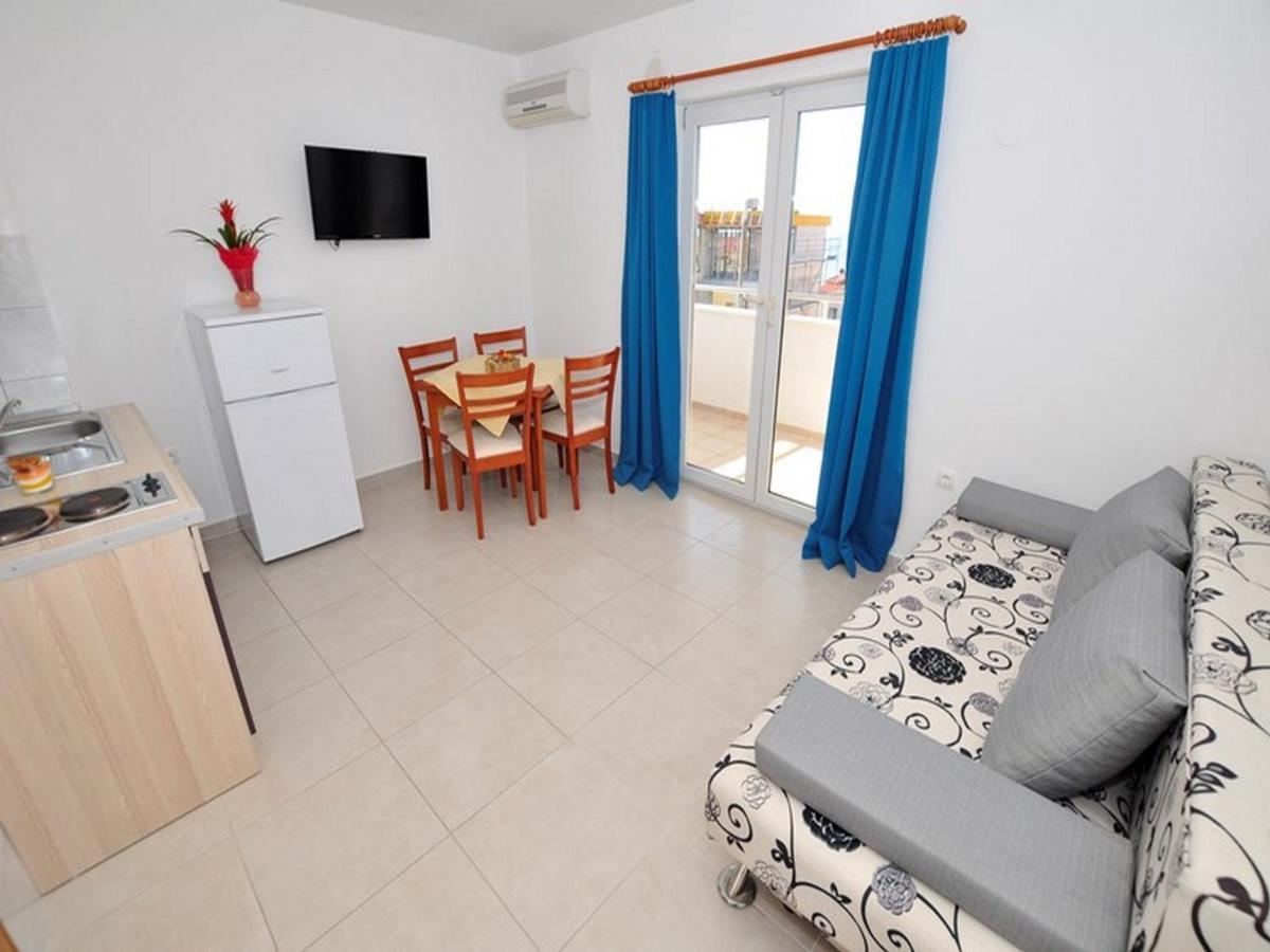Apartments Zora Tucepi Luaran gambar