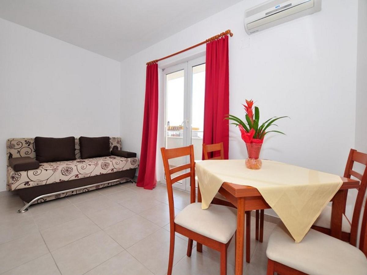 Apartments Zora Tucepi Luaran gambar